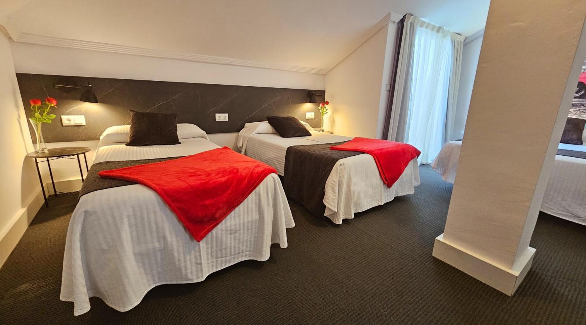 Hotel Spa El Muelle De ซวนเซส ภายนอก รูปภาพ
